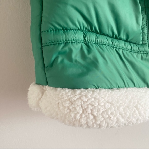 Bdg Vibrant Green Nylon Sherpa V Neck Winter Zip Vest - Picture 12 of 14